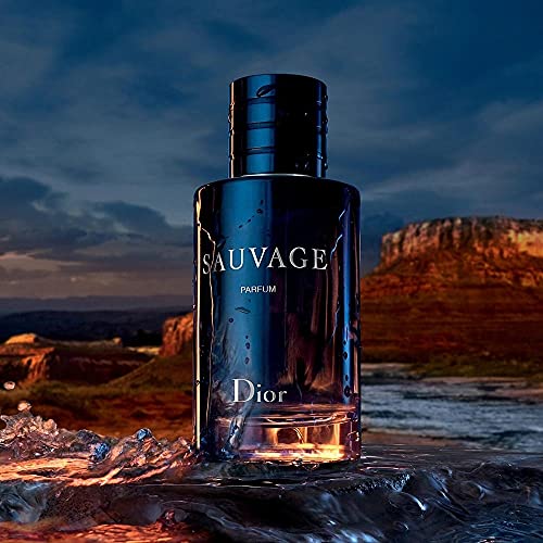 Dior Sauvage Parfum Спреј за Мажи 2.0 Унци, јасно